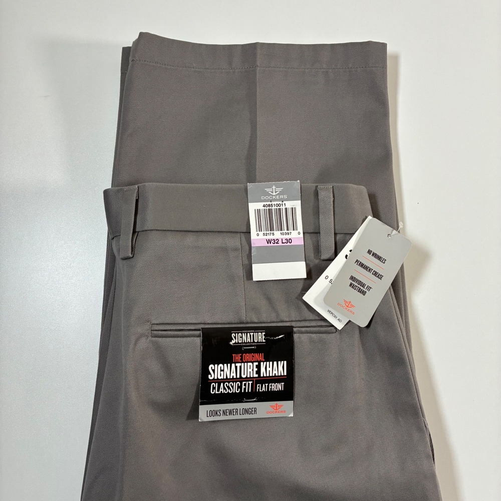 NEW Dockers Signature Khaki Pants 32x30 Grey Classic Fit Flat Front